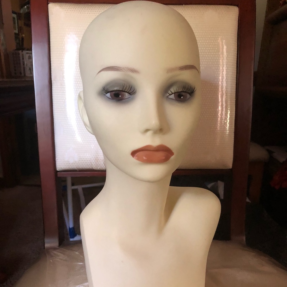 MANNEQUIN HEADS
